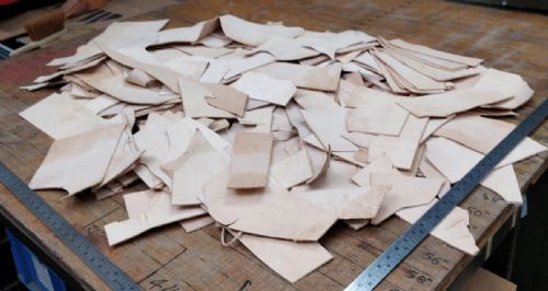 2kg Box Nat. Veg. Tan Leather Pieces 1.8-2.5mm Thickness